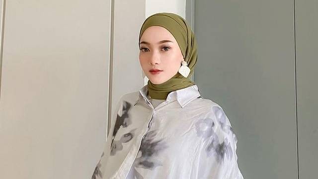 Ilustrasi trik memilih warna hijab sesuai skin tone dan undertone. Foto: Instagram.com/hanifadl_