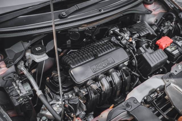 Tampilan mesin Honda Brio RS Foto: Bangkit Jaya Putra