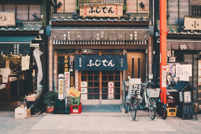 Rekomendasi Tempat Shopping di Tokyo,Foto/Unsplas/Clay Banks.