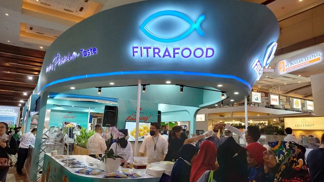 Gerai Fitrafood di pameran Food and Hotel Indonesia (FHI) 2022 di JIEXPO, Kemayoran, Jakarta Pusat (26/7/2022). Foto: Monika Febriana/kumparan