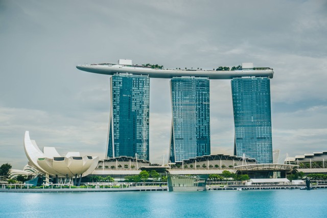 Cara ke Marina Bay Sands, Foto: Unsplash/Jeybi Esguerra