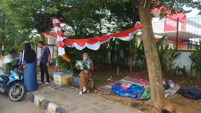 Demi Bayar Pengobatan Tumor Balita, Kepala Sekolah di Lampung Jual Bendera (1)