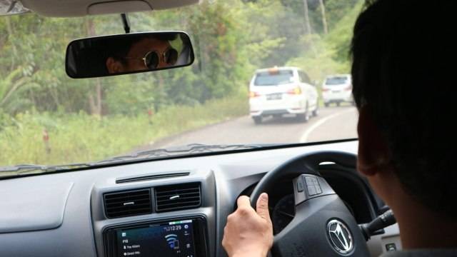 Kaca mobil yang baik bisa membuat visibilitas pengemudi maksimal. Foto: Ghulam Muhammad Nayazri / kumparanOTO
