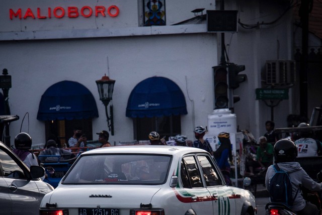 tempat parkir di malioboro. sumber foto : unsplash/kkrisna azie.