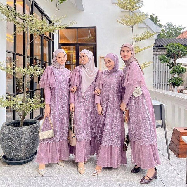 5 Inspirasi Model Gaun Bridesmaid Untuk Hijabers | Kumparan.com