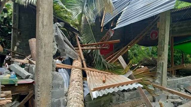 Wale Paliusan, yang merupakan rumah tinggal dan tempat berkumpul penghayat kepercayaan Lalang Rondor Malesung (Laroma) di Desa Tondei II, Kecamatan Motoling Barat, Kabupaten Minahasa Selatan (Minsel) dirusak oleh warga.