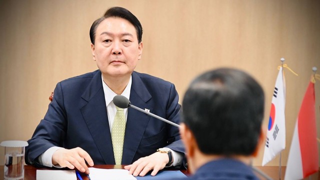 Presiden RI Joko Widodo melakukan pertemuan bilateral dengan Presiden Korea Selatan Yoon Suk-yeol di Kantor Kepresidenan di Seoul, Korea Selatan, Kamis (28/7/2022). Foto: Laily Rachev/Biro Pers Sekretariat Presiden