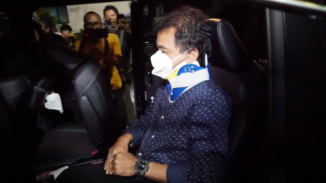 Roy Suryo usai diperiksa di Polda Metro Jaya, Jakarta, Kamis (28/7/2022). Foto: Jamal Ramadhan/kumparan