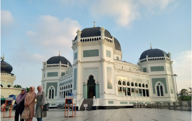 5 Rekomendasi Kolam Renang yang Bagus di Medan, foto:google street view kota Medan