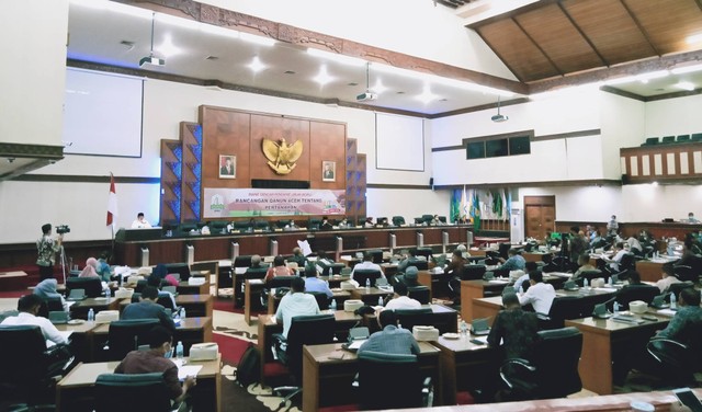 Foto: Para Anggota Legislatif Dewan Perwakilan Rakyat Aceh Sedang Malaksanakan RDPU Salah Satu Rancangan Qanun.