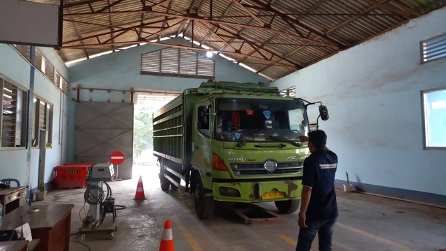 Uji KIR Kendaraan di UPT KIR Dishub kota Bandar Lampung. | Foto: Sinta Yuliana/Lampung Geh