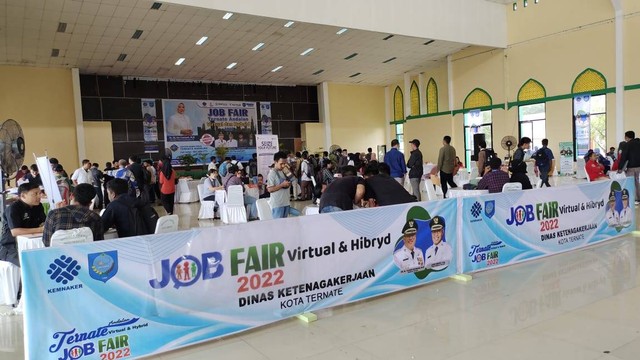 Pameran Job Fair di Gedung Dhuafa Center Kota Ternate, Maluku Utara. Foto: Sansul Sardi/cermat