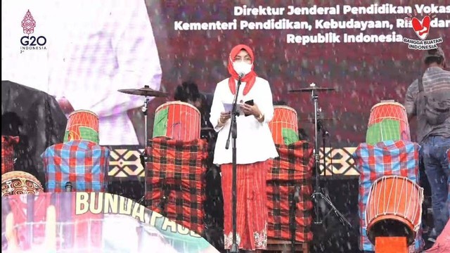 Acara Peluncurkan Gerakan Nasional Bangga Buatan Indonesia (Gernas BBI) #SemarangSulbar di Anjungan Pantai Manakarra, Desa Rimuku, Mamuju, Jumat (29/7). Foto: Dok. kemendikbudristek
