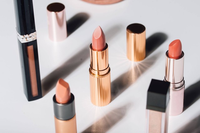 Ilustrasi lipstik warna nude. Foto: Shutterstock