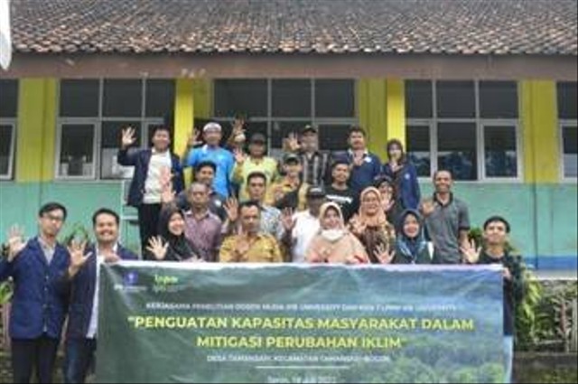 Dosen Muda IPB University Berkolaborasi dengan Tim KKN-T Sosialisasikan Mitigasi Perubahan Iklim ke Masyarakat