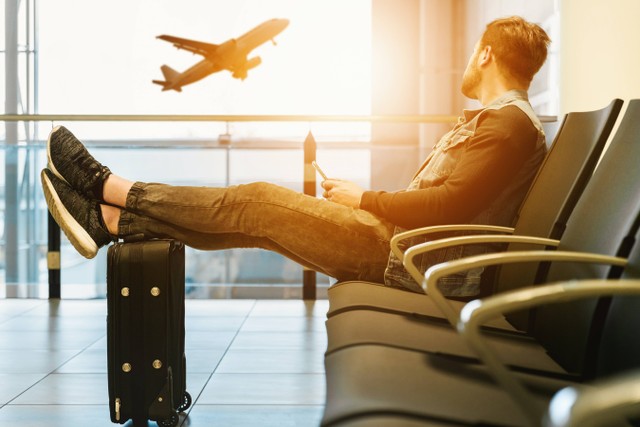 Foto : Pexels/JESHOOTS.com, Rekomendasi Hotel Murah di Surabaya Dekat Bandara