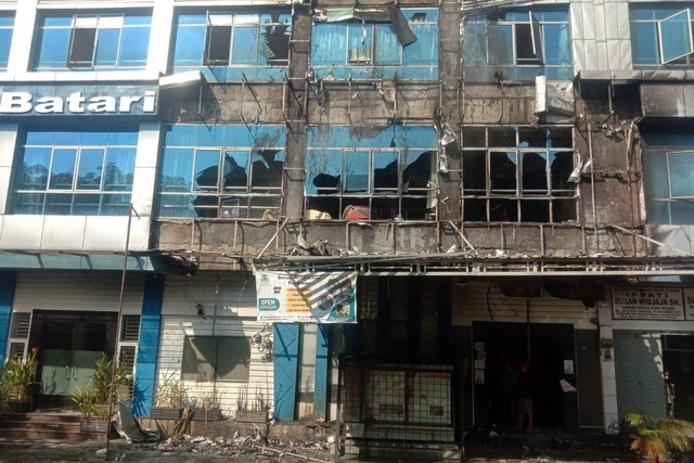 Gedung Batari School di Medan terbakar karena korsleting listrik. Foto: Dok. Istimewa