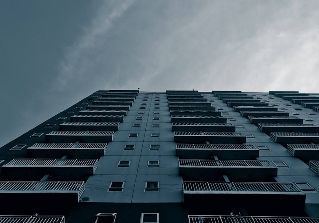 rekomendasi hotel di bekasi untuk keluarga. sumber foto : unsplash/rizky.