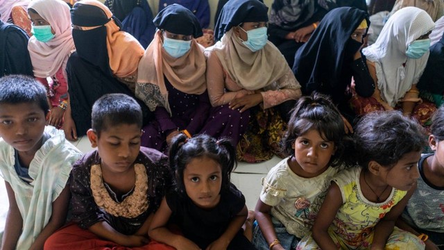 Anak-anak pengungsi Rohingya yang mendarat di Lancok, Aceh Utara. Foto: Zikri M untuk acehkini