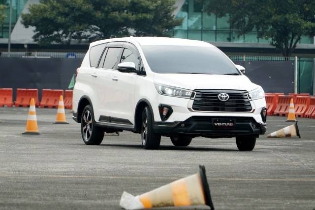 Toyota Kijang Innova Venturer Facelift 2020, mobil MPV. Foto: dok. TAM