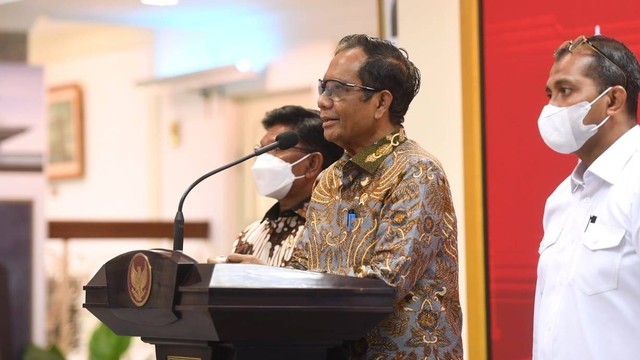 Menko Polhukam Mahfud MD menyampaikan keterangan pers terkait RKUHP di Istana Kepresidenan Jakarta, Selasa (2/8/2022). Foto: Lukas/Biro Pers Sekretariat Presiden