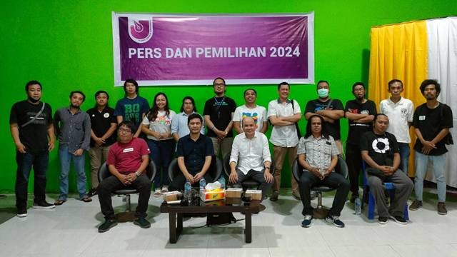 Diskusi AJI Manado bersama dengan KPU dan Bawaslu Sulawesi Utara, terkait dengan peran Pers pada Pemilu 2024.