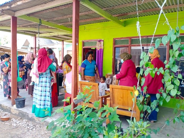 Nisa Aqidatul Fithri: Foto kegiatan posyandu di Desa Tanjung