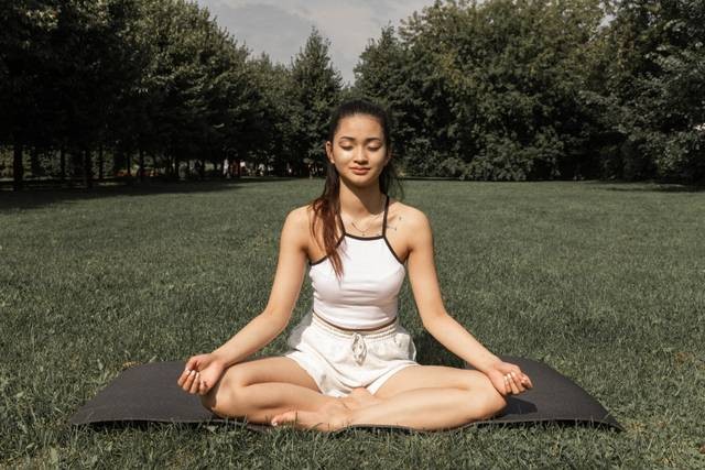 Ilustrasi Tips Persiapan Gerakan Yoga yang Mudah Dilakukan di Rumah Foto: Pexels