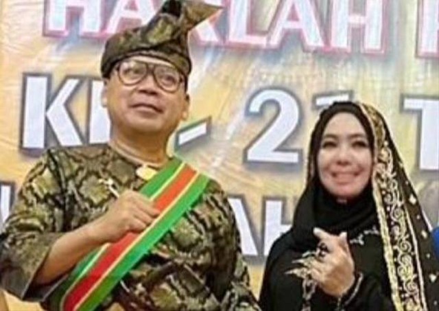 Tokoh Perpat, Saparuddin Muda dan Asnah, istrinya resmi bergabung ke Partai Nasdem. (Foto: Batamnews)