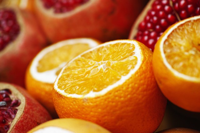 Ilustrasi buah jeruk yang mengandung vitamin C. Foto: Unsplash