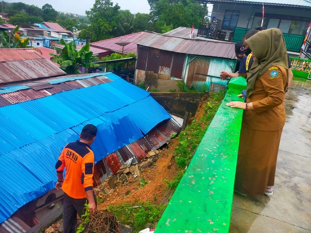 Hujan Deras, Longsor, Dan Banjir Melanda Bintan Timur | Kumparan.com