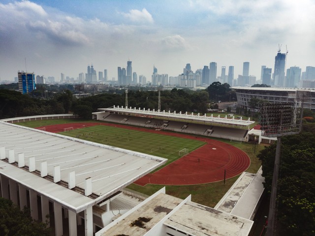 Cek Tempat Parkir di GBK dan Tarifnya di Sini!, Foto: Unsplash/AfifKusuma