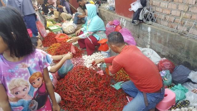 Pedagang cabai merah di Palembang. (Foto: Dok. Urban Id)