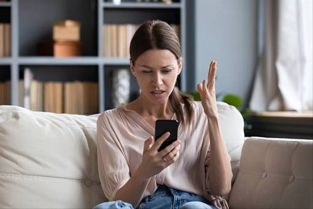 Ilustrasi mencari tahu kenapa WhatsApp tidak bisa dibuka. Foto: Unsplash.com
