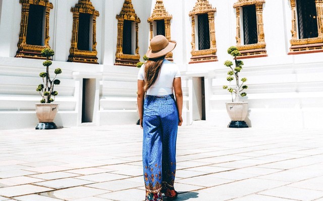 Tips Jalan-Jalan ke Bangkok. sumber foto : unsplash/jose ilamas.