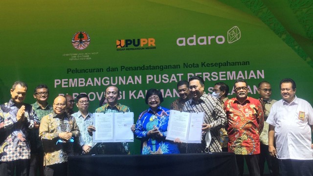 Peluncuran dan penandatanganan nota kesepahaman pembangunan pusat persemaian di Kalimantan Selatan, Jakarta, Kamis (4/8). Foto: Galang Putra/kumparan