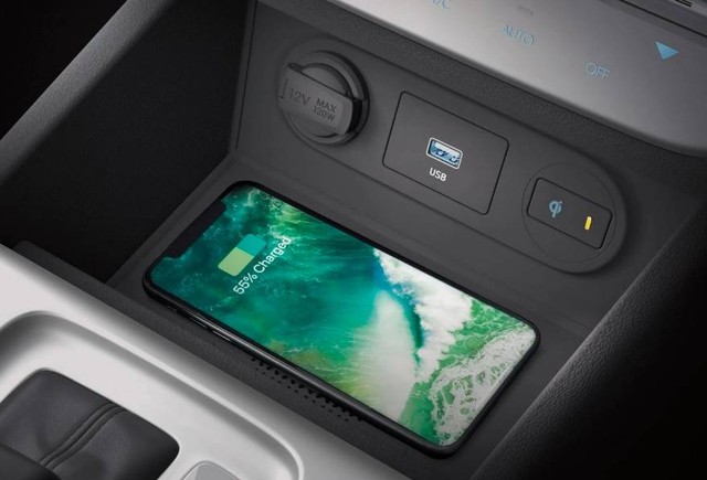 Wireless charging pada Hyundai Stargazer. Foto: dok. Hyundai