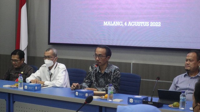 Direktur Polinema, Supriatna Adhisuwignjo ST MT (dua dari kanan). Foto: dok Polinema
