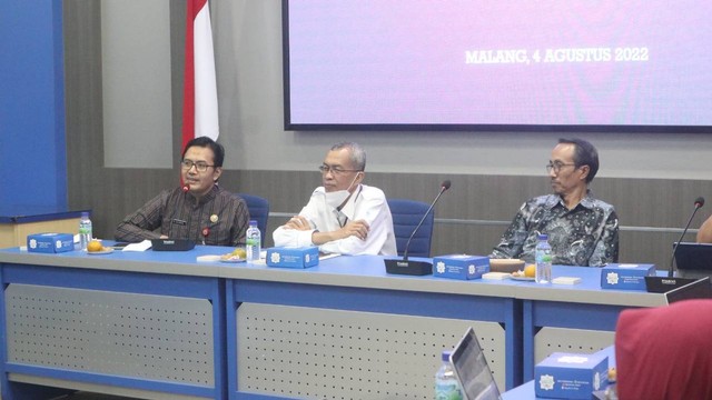 Staf Ahli Bidang Ekonomi dan Keuangan Kota Malang, Muhammad Syailendra (kiri). Foto: dok Polinema