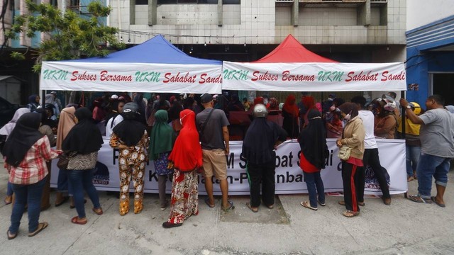 Emak Sahabat Sandiaga Uno menggelar Pasar Murah di Kota Pekanbaru, Jumat (5/8/2022). Foto: Dok. Istimewa