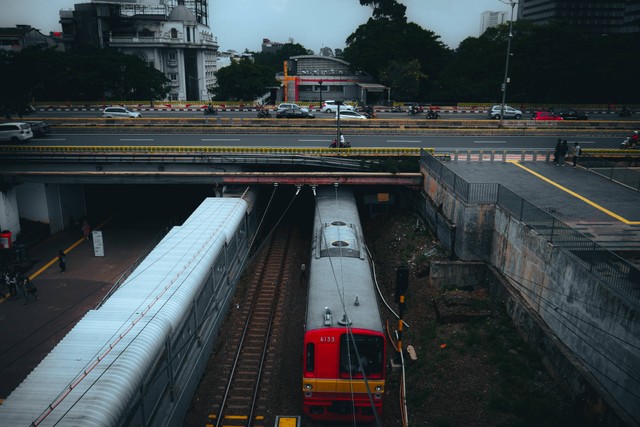 Cara Menggunakan Kartu KMT KRL, Foto: Unsplash/Andika Febrian