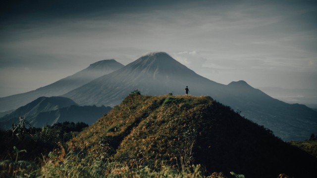 Syarat naik Gunung Prau 2022, foto unplash, venwardo