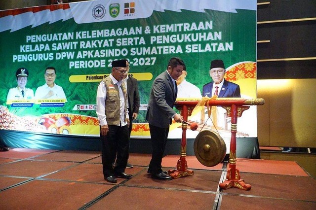 Gubernur Sumsel, Herman Deru, saat membuka FDG bersama APKASINDO. (ist)