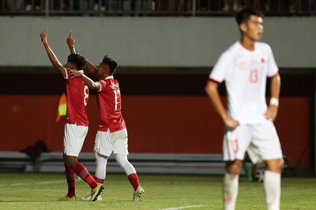 Selebrasi pemain Timnas Indonesia U-16, Arkhan Kaka usai mencetak gol ke gawang Timnas Vietnam di Grup A Piala AFF U-16 2022, Sabtu (6/8/2022). Foto: Instagram/@pssi