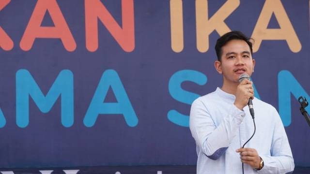Gibran Rakabuming Raka di acara Makan Ikan Bersama Santri di Pondok Pesantren Nurul Jadid, Probolinggo, Jawa Timur, Jumat (2/11/2018). (Foto: Fitra Andrianto/kumparan)