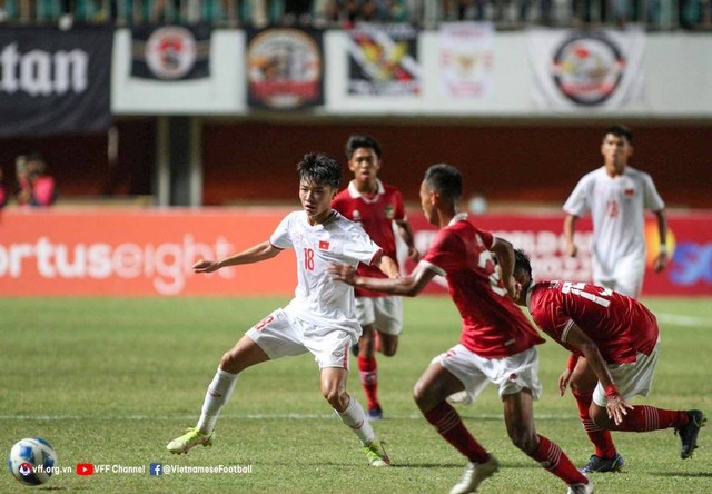 Timnas Indonesia U-16 vs Vietnam di Grup A Piala AFF U-16 2022, Sabtu (6/8/2022). Foto: Facebook/@vietnamesefootball