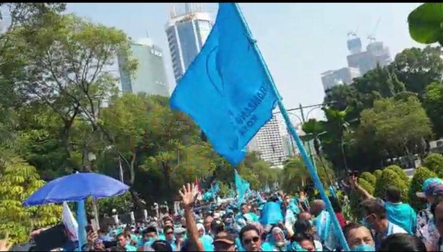 Long march Partai Gelora dari HI menuju KPU.  Foto: Partai Gelora