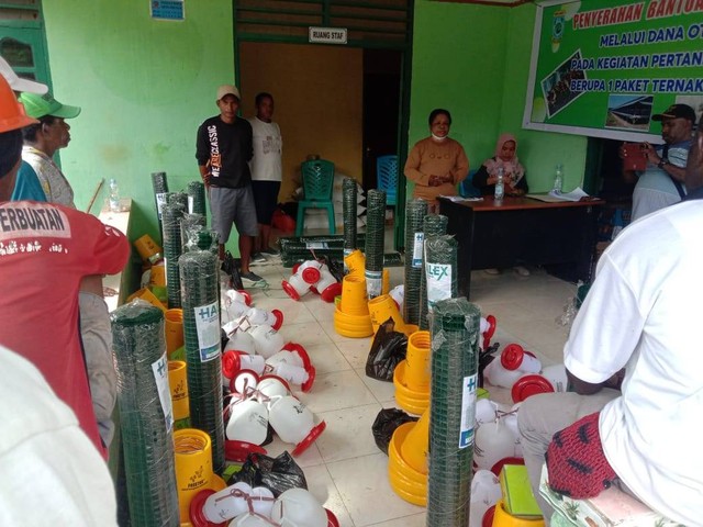 Bantuan 1.500 ekor ayam tiba di Sorong Selatan