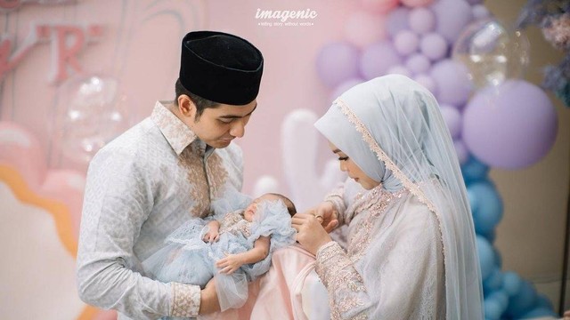 Potret outfit Ria Ricis saat akikah putri pertamanya. Foto: Instagram.com/imagenicfamily