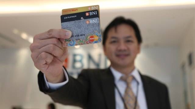 Ilustrasi kartu debit BNI, Foto: kumparan.com